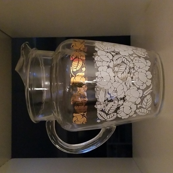 Vintage MCM Water Juice Pitcher / White & Gold Floral Pattern - Picture 3 of 17